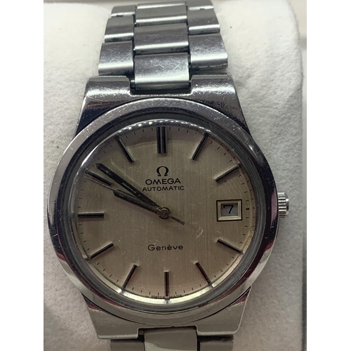 690 - AN OMEGA AUTOMATIC WATCH WITH STAINLESS STEEL STRAP SEEN IN WORKING ORDER NO WARRANTY IN PRESENTATIO... 