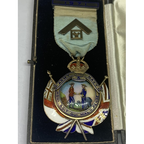 694 - A HALLMARKED LONDON SILVER AND ENAMEL MEDAL AND ROBBON ENGRAVED TO REAR WITH ORIGINAL BOX FROM HANTS... 