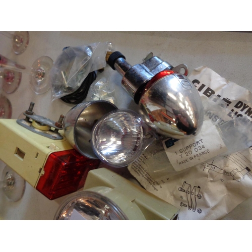 809 - A COLLECTION OF VINTAGE BICYCLE LIGHTS