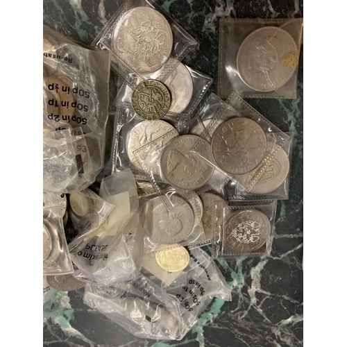 529 - A LARGE COLLECTION OF VARIOUS COINS FROM AROUND THE WORLD