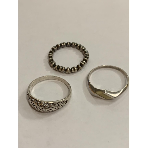 663 - SEVEN VARIOUS SILVER RINGS