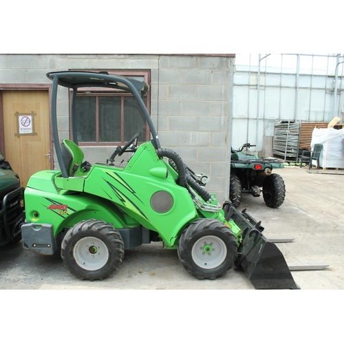 106 - AVANT 420 4 WHEEL LOADER WITH CRAB DRIVE + VAT