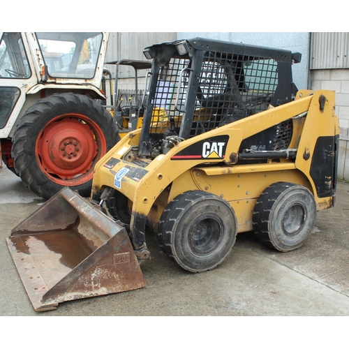 110 - CAT 216B  SKID STEER LOADER LATE 2003 TURNS &SPINS GOOD WORKING ORDER + VAT