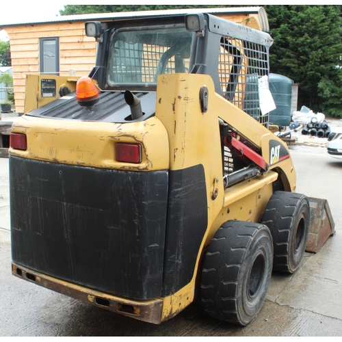 110 - CAT 216B  SKID STEER LOADER LATE 2003 TURNS &SPINS GOOD WORKING ORDER + VAT