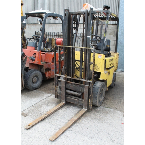 113 - HYSTER FORK LIFT TRUCK RUNNER FLAT BATTERY  NO VAT