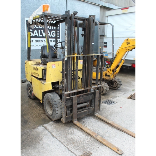 113 - HYSTER FORK LIFT TRUCK RUNNER FLAT BATTERY  NO VAT