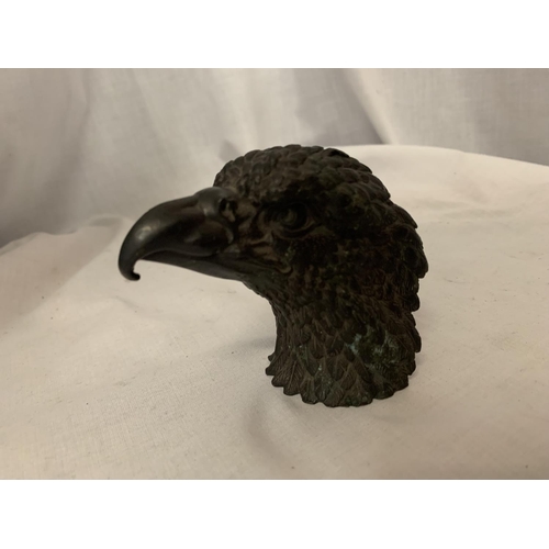 2a - A BRONZE EAGLE HEAD H:8CM