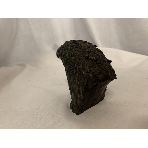 2a - A BRONZE EAGLE HEAD H:8CM