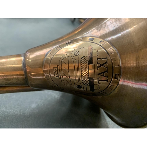 70 - A BRASS VINTAGE STYLE TAXI HORN