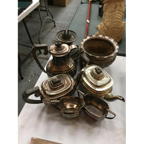 88 - A SELECTION OF SILVER PLATED ITEMS. TO INCLUDE TEA POTS, COFFEE POTS, OIL LAMP BASE
