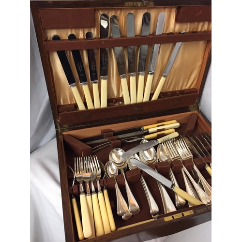 96 - A BOXED SET OF FLATWARE