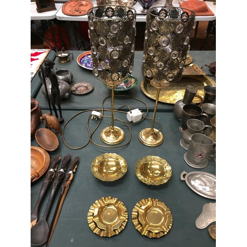 103 - A SELECTION OF BRASS ITEMS TO INCLUDE TABLE LAMPS.