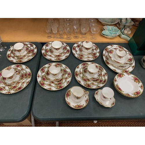 206 - FORTY PIECES OF OLD COUNTRY ROSES DINNER WARE TO INCLUDE TRIOS, DINNER PLATES, MEAT PLATE ETC