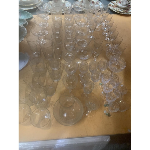 262 - A LARGE QUANTITY OF VARIOUS GLASSWARE TO INCLUDE WINE, BRANDY, VASES ETC