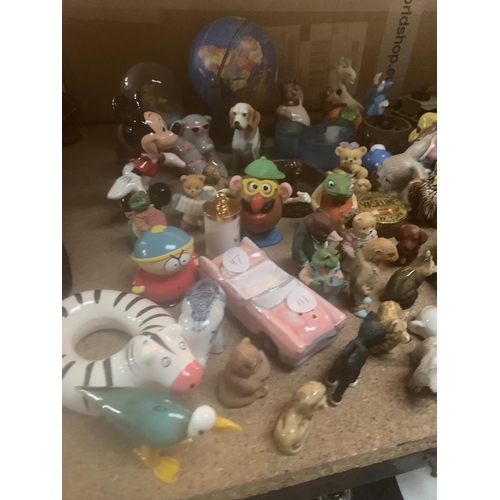 300 - VARIOUS ITEMS TO INCLUDE A LARGE QUANTITY OF FIGURINES, SMALL GLOBE ETC