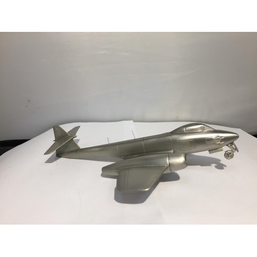 407 - A BOXED PEWTER MODEL OF A 1943 WW2 JET FIGHTER AEROPLANE 'GLOSTER METEOR'
