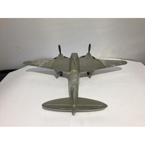 419 - A BOXED PEWTER MODEL 1940 WW2 BRITISH COMBAT TWIN ENGINED AIRCFRAFT 'DE HAVILLAND MOSQUITO' OR KNOWN... 