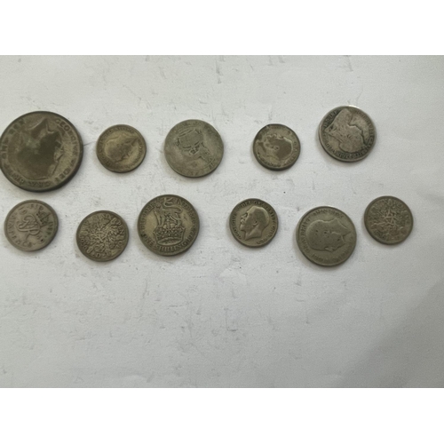 501 - A 1922 HALF CROWN, FOUR PRE 1947 SHILLINGS AND SIX PRE 1947 SIXPENCES