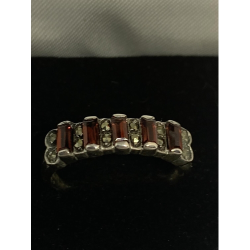 571 - A SLIVER RING WITH FIVE IN LINE AMBER COLOURED STONES IN A PRESENTATION BOX