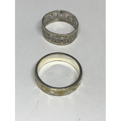 582 - FIVE VARIOUS SILVER RINGS