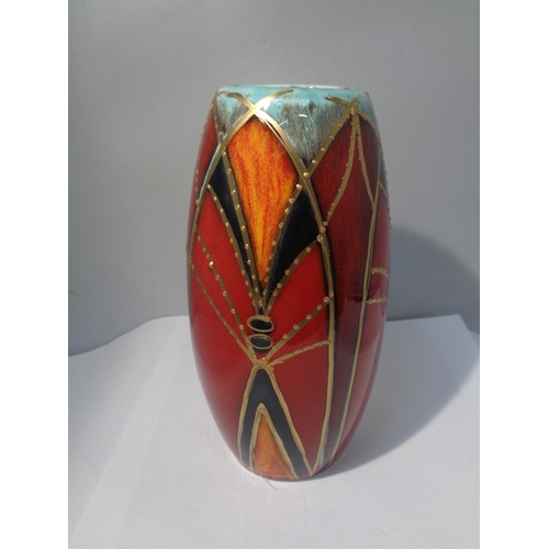 731 - AN ANITA HARRIS HAND PAINTED GOTHIC ARCHES VASE SIGNED IN GOLD