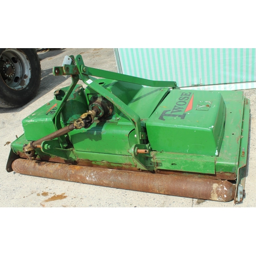 135 - TWOSE FINISHING MOWER NEW BLADES & BELTS NO VAT