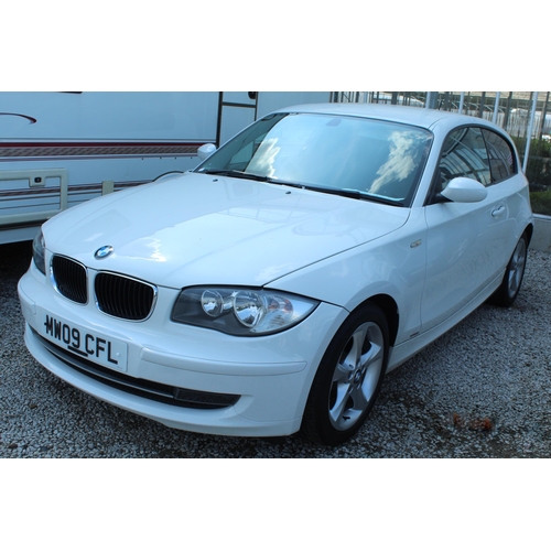 153 - WHITE BMW 116D SPORT 3 DOOR HATCHBACK REG MW09 CFL 118480 MILES £30 A YEAR ROAD TAX NO MOT NO VAT WH... 