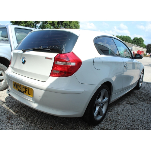 153 - WHITE BMW 116D SPORT 3 DOOR HATCHBACK REG MW09 CFL 118480 MILES £30 A YEAR ROAD TAX NO MOT NO VAT WH... 