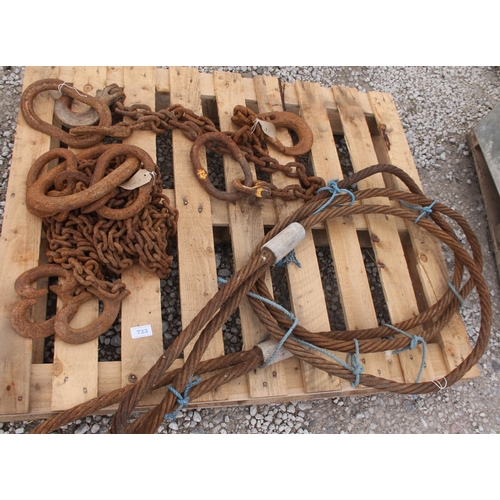 723 - PALLET OF VARIOUS CHAINS NO VAT