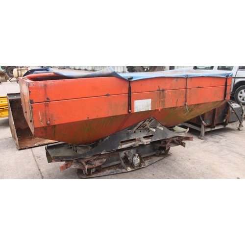 188 - 22M FERTILISER SPREADER NO VAT