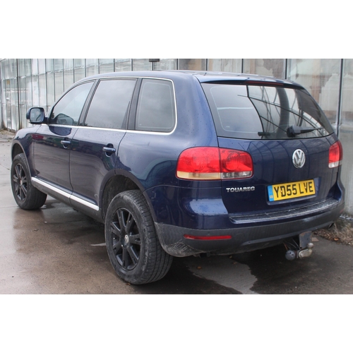 158 - V W TOUREG REG YD55 LVE 11 MONTHS MOT RECENT NEW TYRES HEATED BLACK LEATHER SAME OWNER 8 YEARS NO VA... 