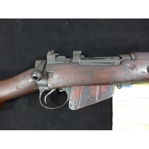 304 - A DEACTIVATED .303 CALIBRE NO.4 MARK I BOLT ACTION GRENADE LAUNCHER DATED 1943 SERIAL NUMBER AF 1249... 