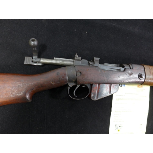 304 - A DEACTIVATED .303 CALIBRE NO.4 MARK I BOLT ACTION GRENADE LAUNCHER DATED 1943 SERIAL NUMBER AF 1249... 