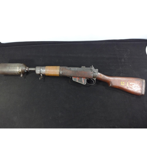 304 - A DEACTIVATED .303 CALIBRE NO.4 MARK I BOLT ACTION GRENADE LAUNCHER DATED 1943 SERIAL NUMBER AF 1249... 