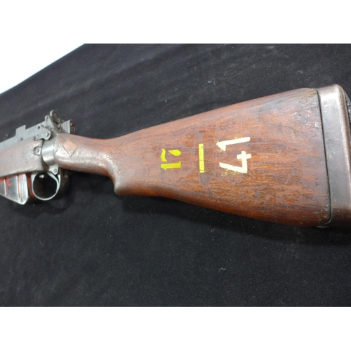 304 - A DEACTIVATED .303 CALIBRE NO.4 MARK I BOLT ACTION GRENADE LAUNCHER DATED 1943 SERIAL NUMBER AF 1249... 