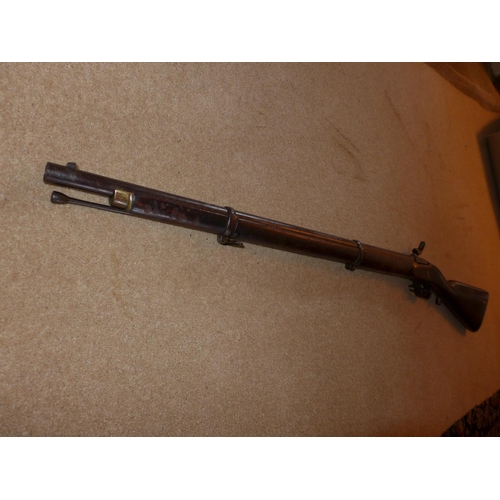 310 - A PERCUSSION CAP .69 CALIBRE MUSKET/CARBINE DATED 1860, 75CM BARREL, LOCK MARKED MO3 1860, LENGTH 11... 