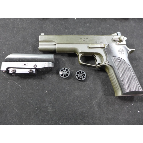 314 - A CASED CROSMAN .177 CALIBRE C40 CO2 AIR PISTOL, 12CM BARREL