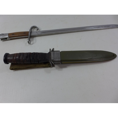 344 - A WWII US M8 UTICA FIGHTING KNIFE, 17CM BLADE COMPLETE WITH SCABBARD AND A JAPANESE ARISAKA BAYONET ... 