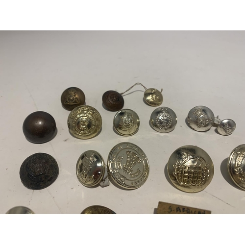 356 - NINETEEN VARIOUS MILITARIA RELATED BUTTONS