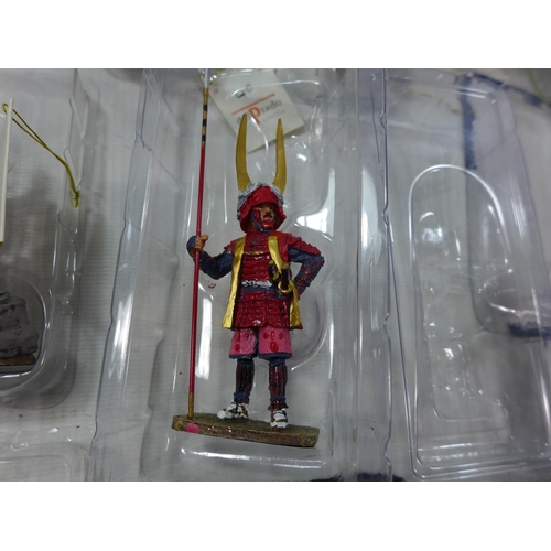 375 - SIXTEEN BOXED HAND PAINTED DEL PRADO FIGURES TO INCLUDE JAPANESE SAMURAI, HUNGARIANS, OTTOMANS ETC