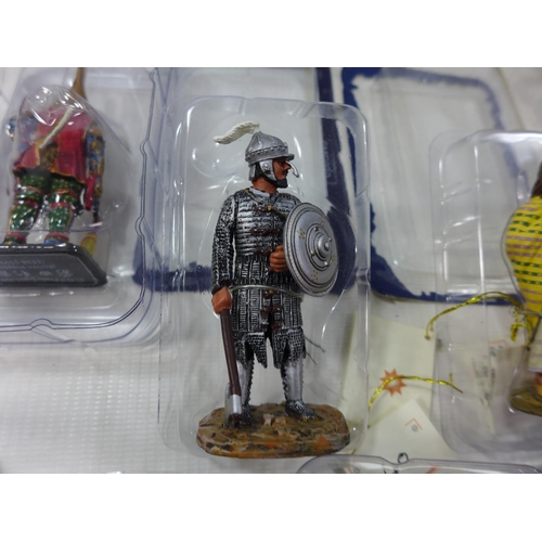 375 - SIXTEEN BOXED HAND PAINTED DEL PRADO FIGURES TO INCLUDE JAPANESE SAMURAI, HUNGARIANS, OTTOMANS ETC