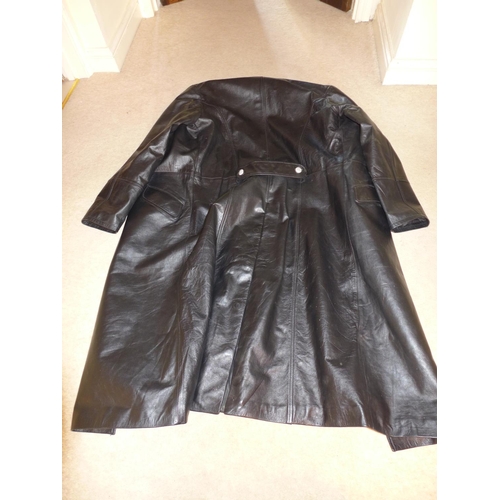 395 - A GOOD QUALITY REPLICA BLACK LEATHER NAZI GERMANY COAT, SIZE 44, THE LINING WITH SS RUNES, GREY META... 