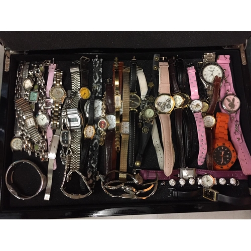 192 - A LARGE QUANTITY OF WRISTWATCHES IN A WOODEN BOX