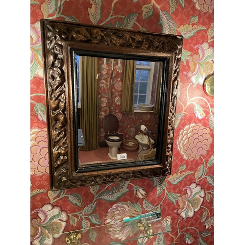 2960 - A WALL MIRROR WITH GILT GESSO FRAME