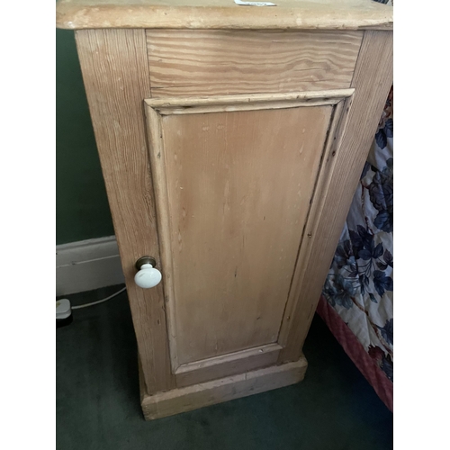 2962 - A PINE POT CUPBOARD WITH SINGLE DOOR