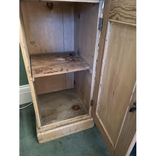 2962 - A PINE POT CUPBOARD WITH SINGLE DOOR