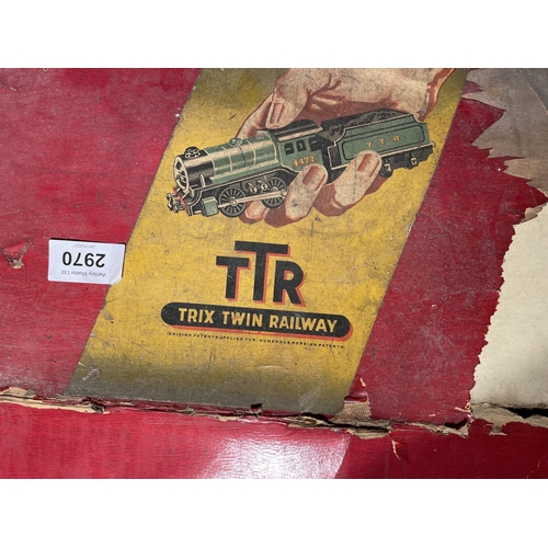 2970 - A VINTAGE TRIX TWIN RAILWAY SET WITH A LOCOMOTIVE, CARRIAGES, TRACK AND ACCESSORIES