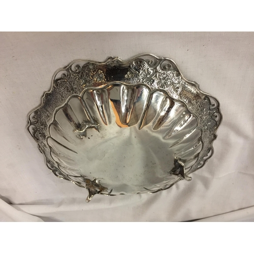 2 - A DECORATIVE CONTINENTAL SILVER DISH GROSS WEIGHT 358 GRAMS (REPAIR TO LEG)