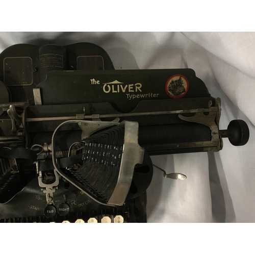 3 - A VINTAGE 'THE OLIVER NO.9' BAT WING TYPEWRITER C 1913