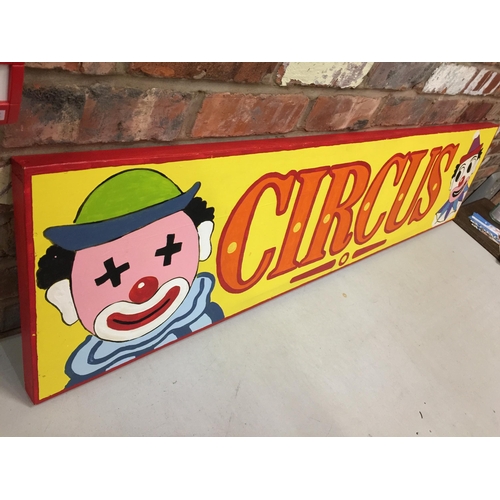 26 - A LARGE WOODEN, HANDPAINTED, 'CIRCUS' SIGN, HEIGHT 36CM, WIDTH 152CM